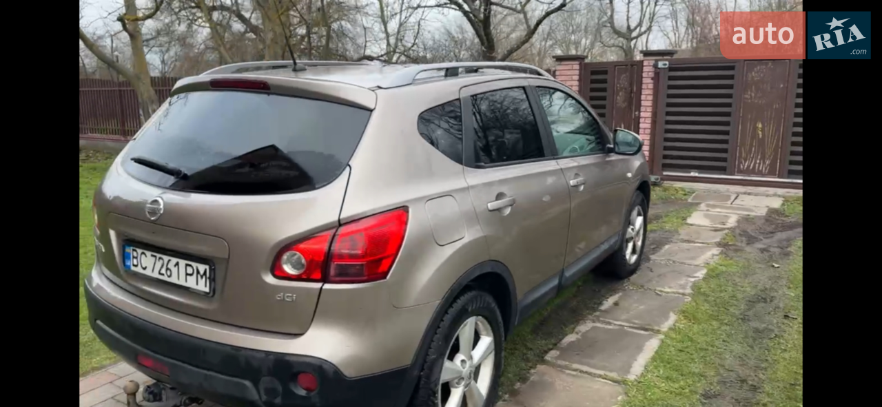 Автомобіль в гарному технічному стані, перший власник. Всі деталі при особистій зустрічі і огляді. 