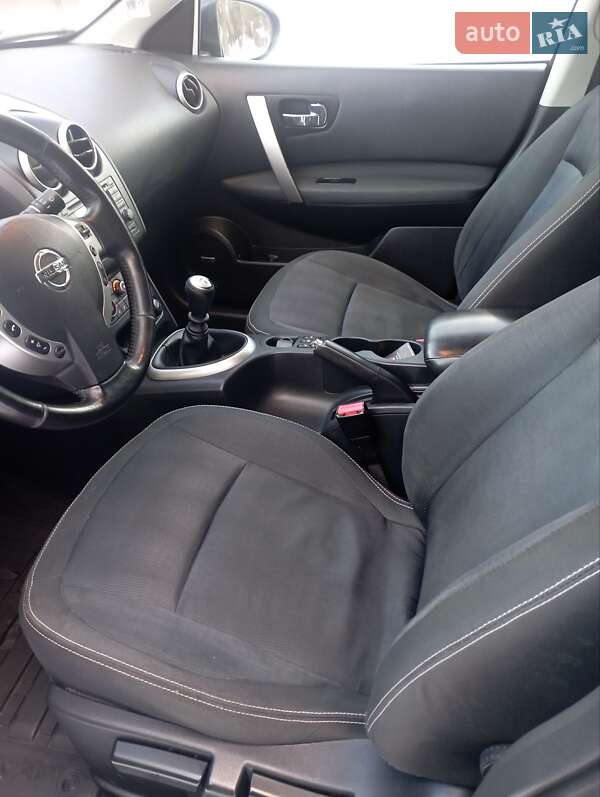 Внедорожник / Кроссовер Nissan Qashqai 2010 в Млинове