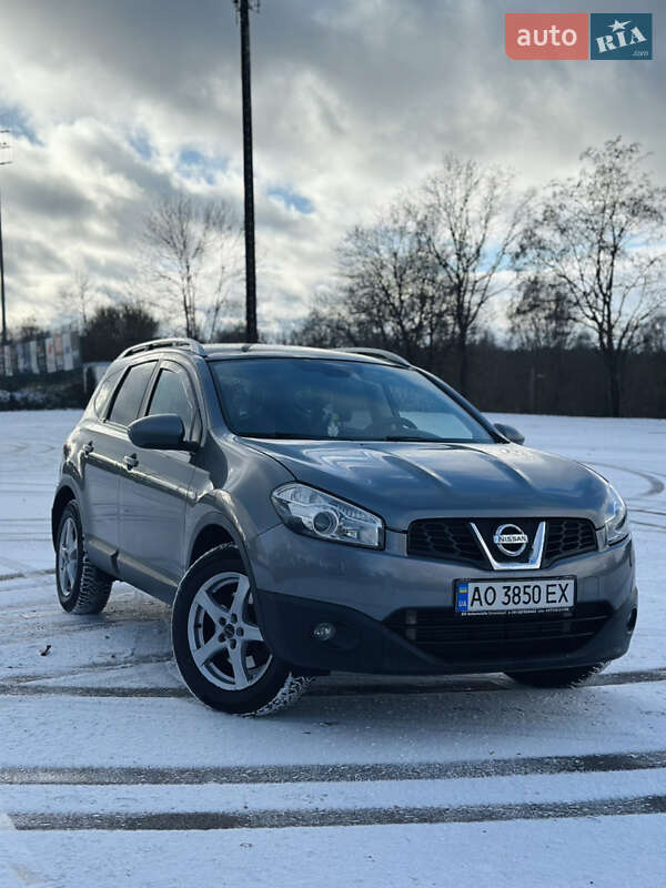 Внедорожник / Кроссовер Nissan Qashqai 2010 в Сваляве
