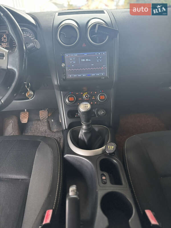 Внедорожник / Кроссовер Nissan Qashqai 2011 в Стрые