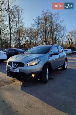 Позашляховик / Кросовер Nissan Qashqai 2010 в Рівному