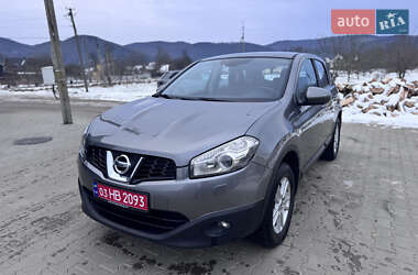 Позашляховик / Кросовер Nissan Qashqai 2011 в Косові