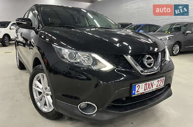 Внедорожник / Кроссовер Nissan Qashqai 2015 в Стрые