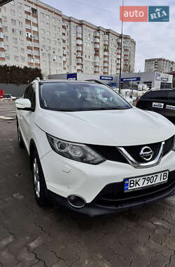 Позашляховик / Кросовер Nissan Qashqai 2014 в Львові