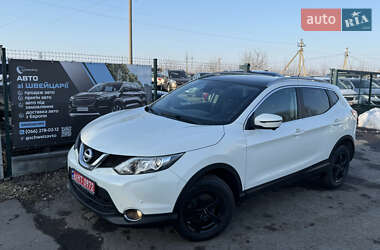 Внедорожник / Кроссовер Nissan Qashqai 2015 в Ровно