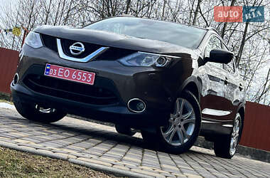 Внедорожник / Кроссовер Nissan Qashqai 2016 в Ивано-Франковске