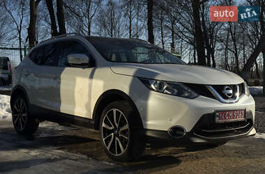 Внедорожник / Кроссовер Nissan Qashqai 2015 в Ивано-Франковске