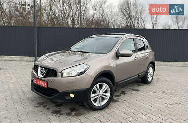 Позашляховик / Кросовер Nissan Qashqai 2010 в Чернівцях
