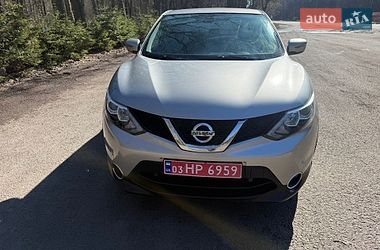 Внедорожник / Кроссовер Nissan Qashqai 2015 в Луцке