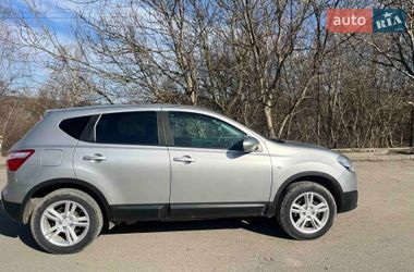 Внедорожник / Кроссовер Nissan Qashqai 2013 в Черновцах