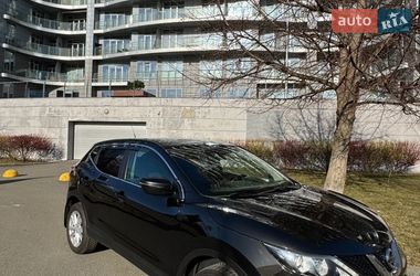 Позашляховик / Кросовер Nissan Qashqai 2015 в Києві