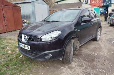 Позашляховик / Кросовер Nissan Qashqai 2010 в Золочеві