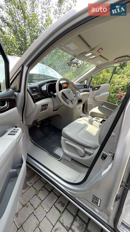 Минивэн Nissan Quest 2016 в Черкассах