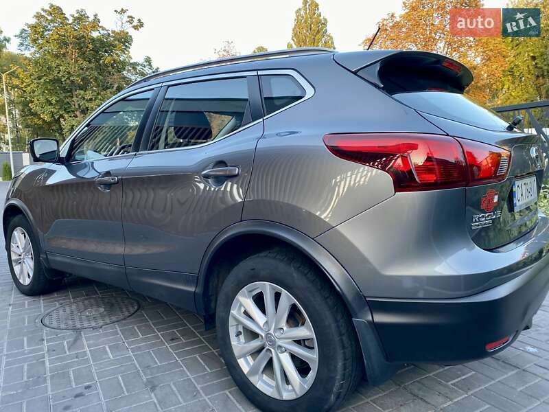 Внедорожник / Кроссовер Nissan Rogue Sport 2018 в Черкассах