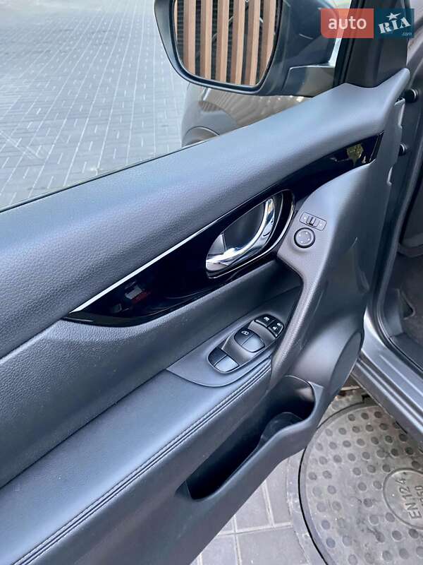 Внедорожник / Кроссовер Nissan Rogue Sport 2018 в Черкассах