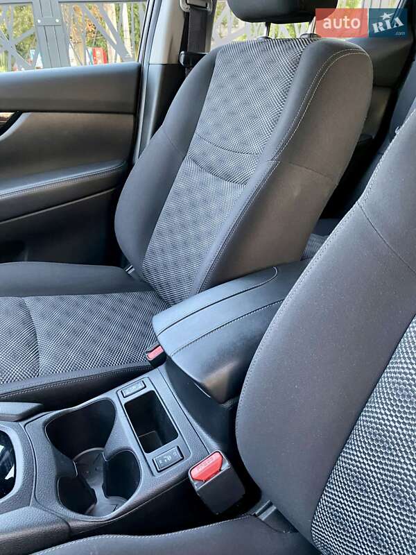 Внедорожник / Кроссовер Nissan Rogue Sport 2018 в Черкассах