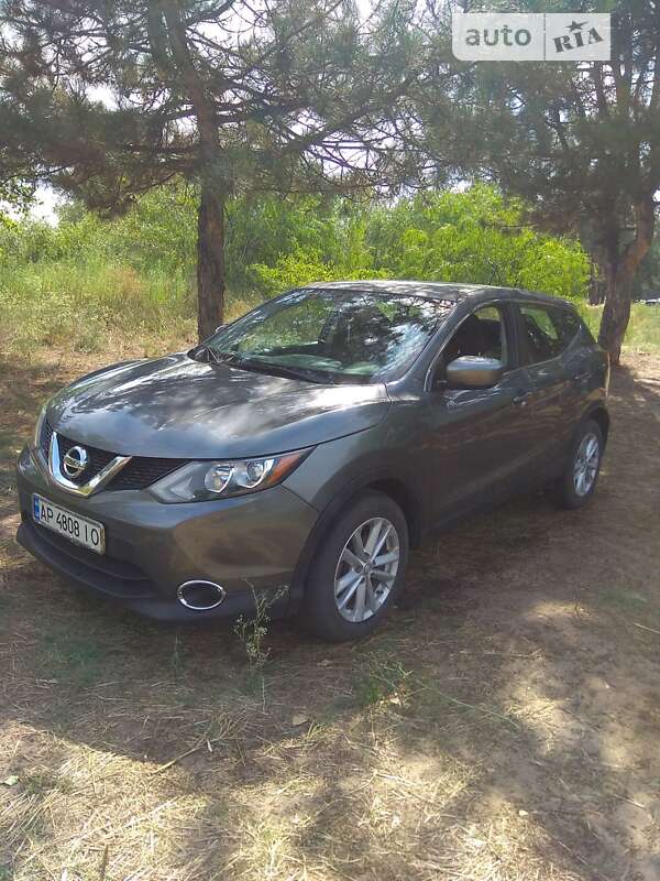 Внедорожник / Кроссовер Nissan Rogue Sport 2017 в Запорожье