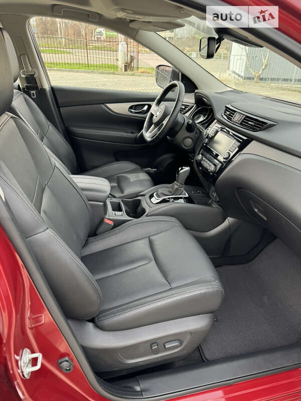 Внедорожник / Кроссовер Nissan Rogue Sport 2019 в Николаеве