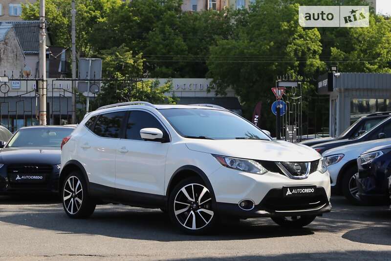 Внедорожник / Кроссовер Nissan Rogue Sport 2017 в Киеве