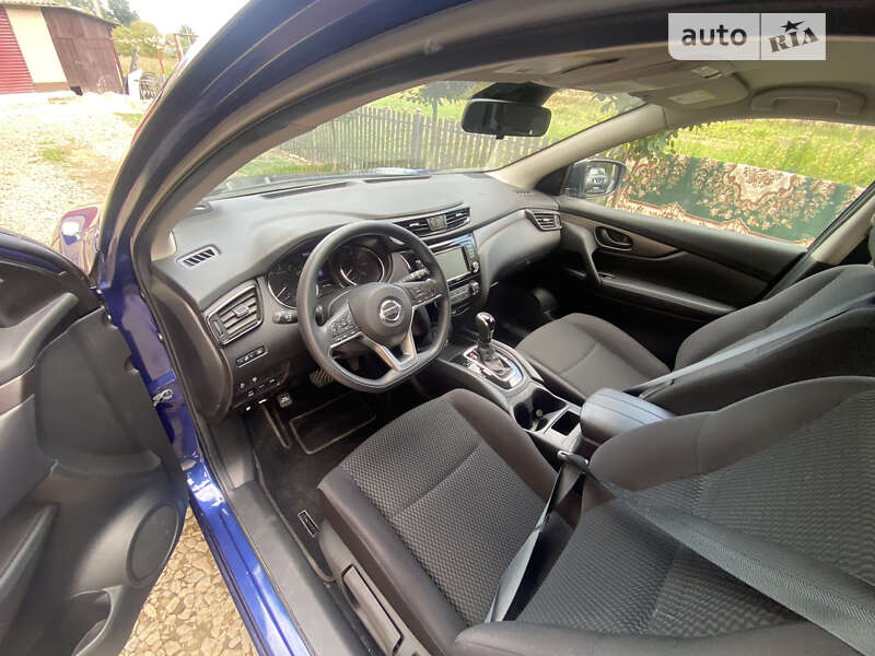 Внедорожник / Кроссовер Nissan Rogue Sport 2020 в Ивано-Франковске