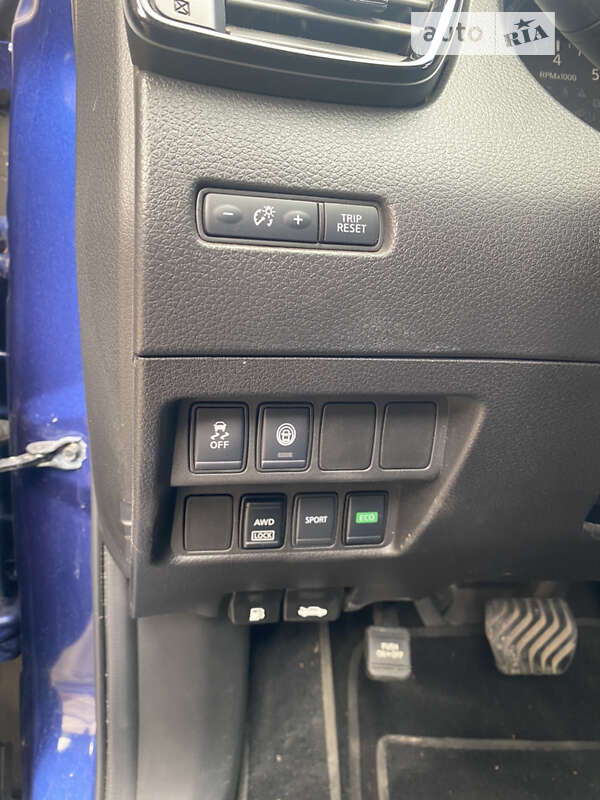 Внедорожник / Кроссовер Nissan Rogue Sport 2020 в Ивано-Франковске