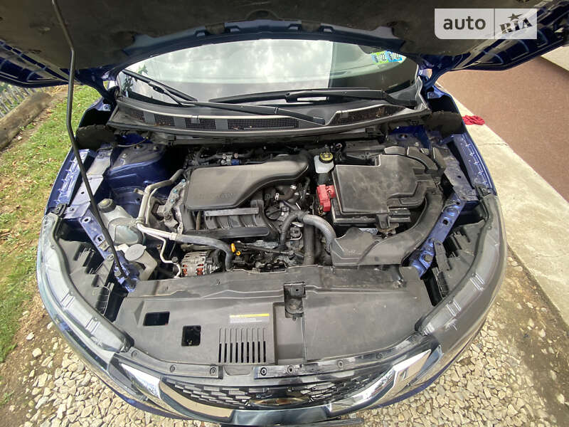 Внедорожник / Кроссовер Nissan Rogue Sport 2020 в Ивано-Франковске