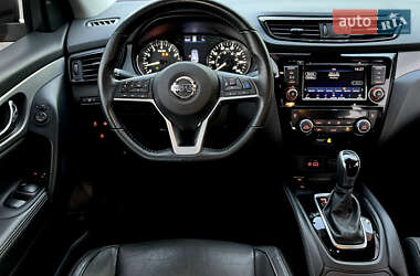 Позашляховик / Кросовер Nissan Rogue Sport 2020 в 