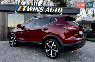 Позашляховик / Кросовер Nissan Rogue Sport 2020 в 