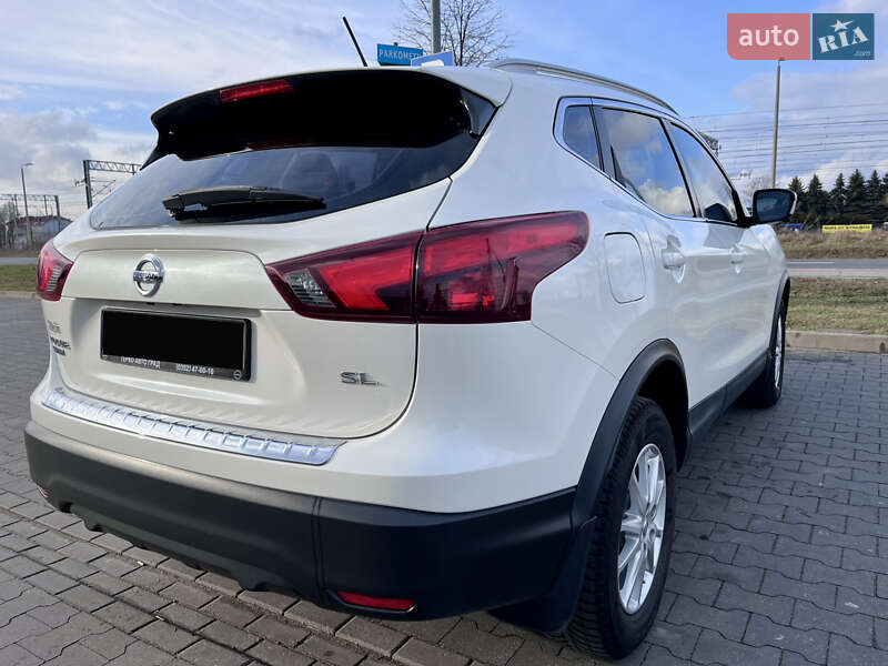 Внедорожник / Кроссовер Nissan Rogue Sport 2017 в Тернополе