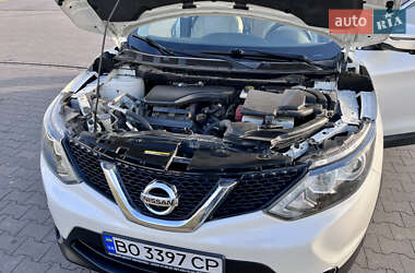Позашляховик / Кросовер Nissan Rogue Sport 2017 в 