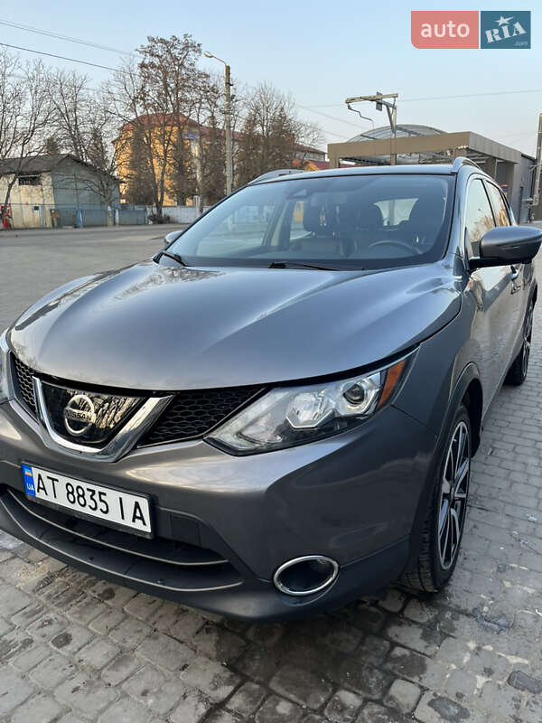 Внедорожник / Кроссовер Nissan Rogue Sport 2018 в Ивано-Франковске