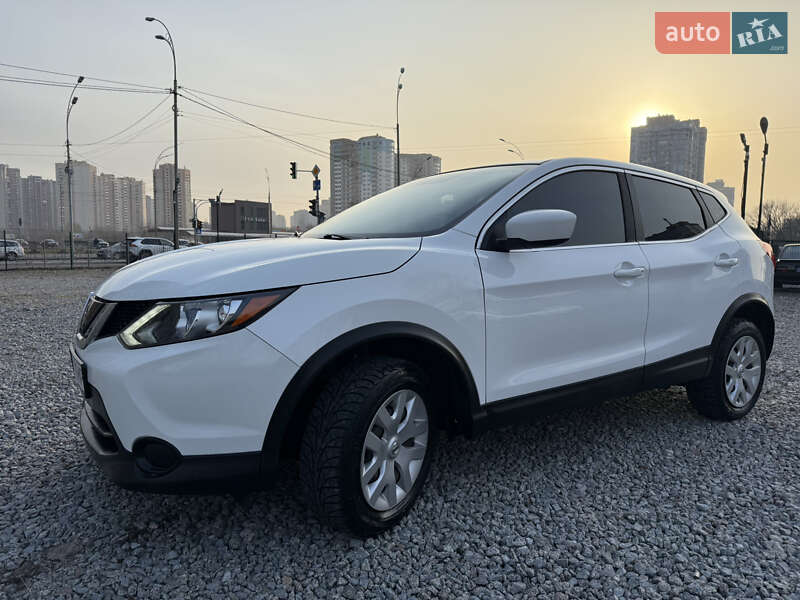 Внедорожник / Кроссовер Nissan Rogue Sport 2019 в Киеве