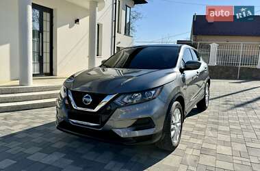 Позашляховик / Кросовер Nissan Rogue Sport 2020 в Чернівцях