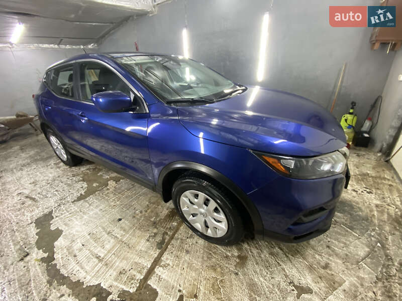 Внедорожник / Кроссовер Nissan Rogue Sport 2020 в Ивано-Франковске