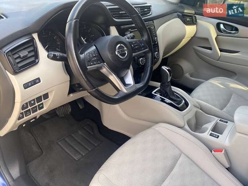 Внедорожник / Кроссовер Nissan Rogue Sport 2020 в Золочеве