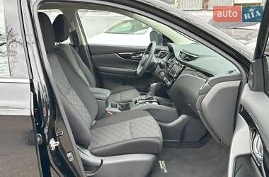 Позашляховик / Кросовер Nissan Rogue Sport 2020 в 