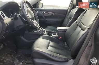 Внедорожник / Кроссовер Nissan Rogue Sport 2016 в 