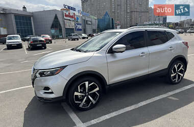 Внедорожник / Кроссовер Nissan Rogue Sport 2022 в 