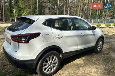 Внедорожник / Кроссовер Nissan Rogue Sport 2021 в 