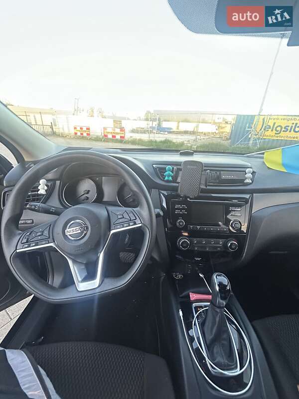 Внедорожник / Кроссовер Nissan Rogue Sport 2018 в Львове