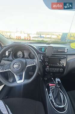 Позашляховик / Кросовер Nissan Rogue Sport 2018 в 