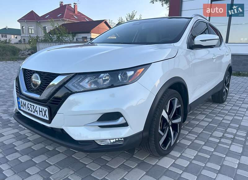 Позашляховик / Кросовер Nissan Rogue Sport 2022 в 