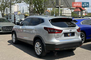 Внедорожник / Кроссовер Nissan Rogue Sport 2021 в 