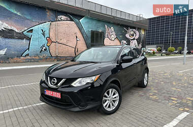 Внедорожник / Кроссовер Nissan Rogue Sport 2017 в Луцке