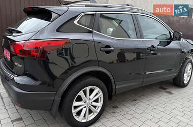 Внедорожник / Кроссовер Nissan Rogue Sport 2018 в Каменец-Подольском