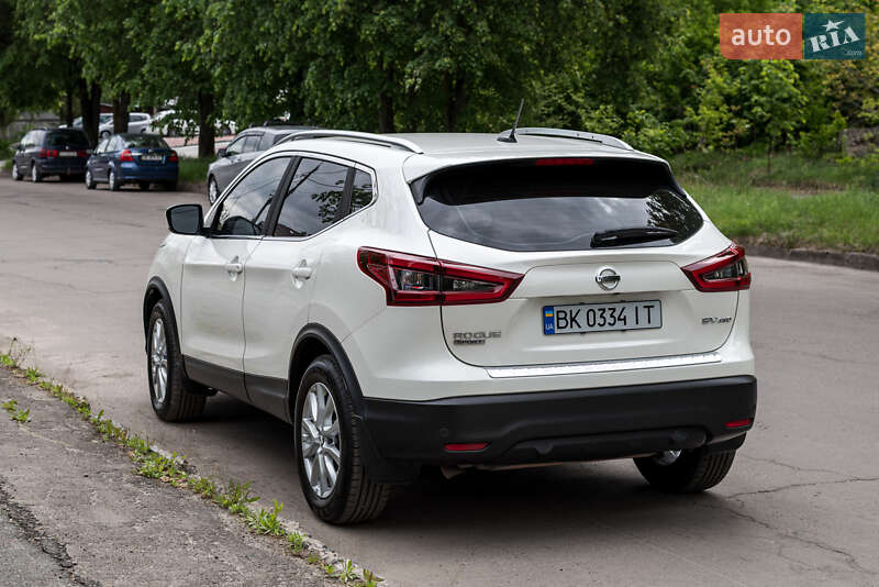 Внедорожник / Кроссовер Nissan Rogue Sport 2022 в Ровно