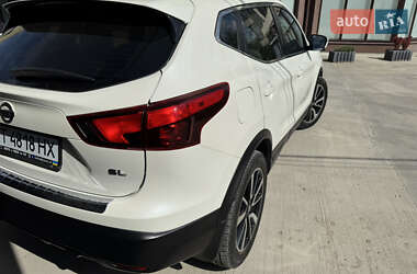 Внедорожник / Кроссовер Nissan Rogue Sport 2018 в 