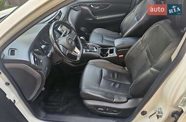 Внедорожник / Кроссовер Nissan Rogue Sport 2017 в 