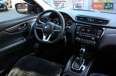 Позашляховик / Кросовер Nissan Rogue Sport 2021 в 