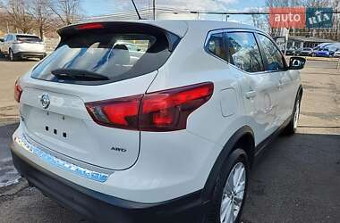 Позашляховик / Кросовер Nissan Rogue Sport 2018 в 